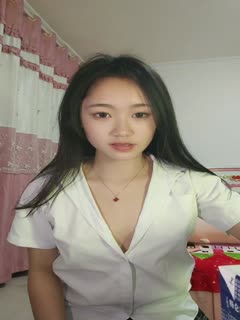 有点像热巴的顔值美女李娜宝宝